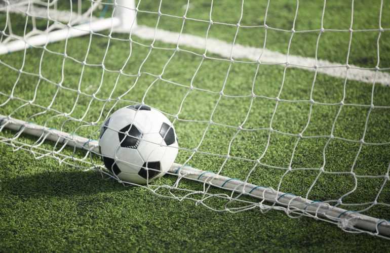 Bramki do gry w piłkę nożną – na co zwrócić uwagę przy zakupie?